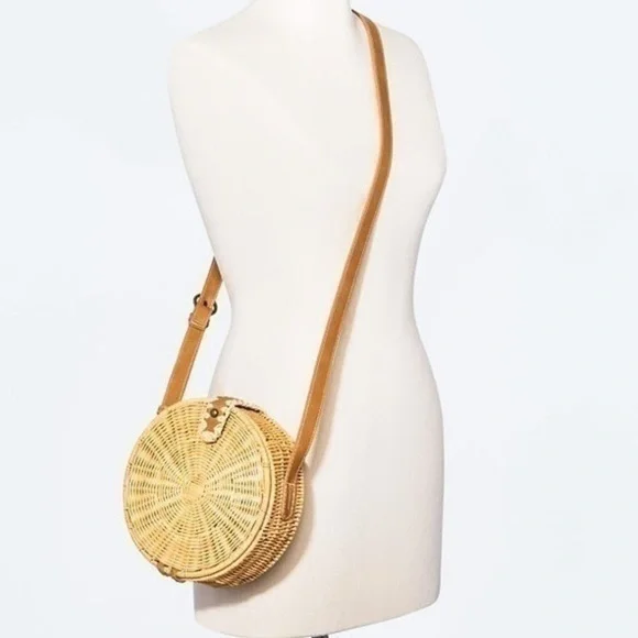 Universal Thread Straw Crossbody Bag - Picture 3 of 3
